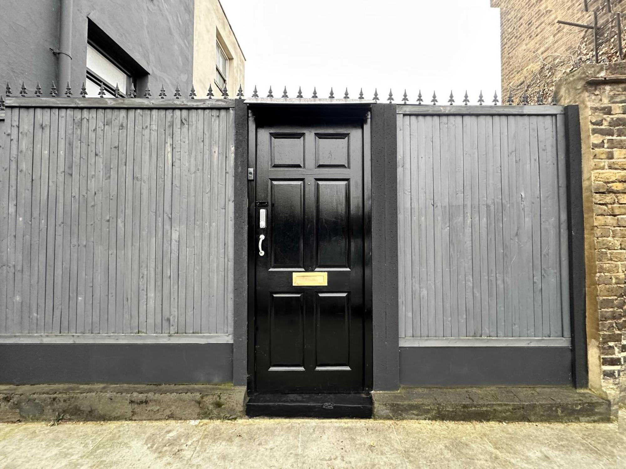 Modern Flat With King Bed, Garden & Outdoor Dining Apartment London Exterior photo
